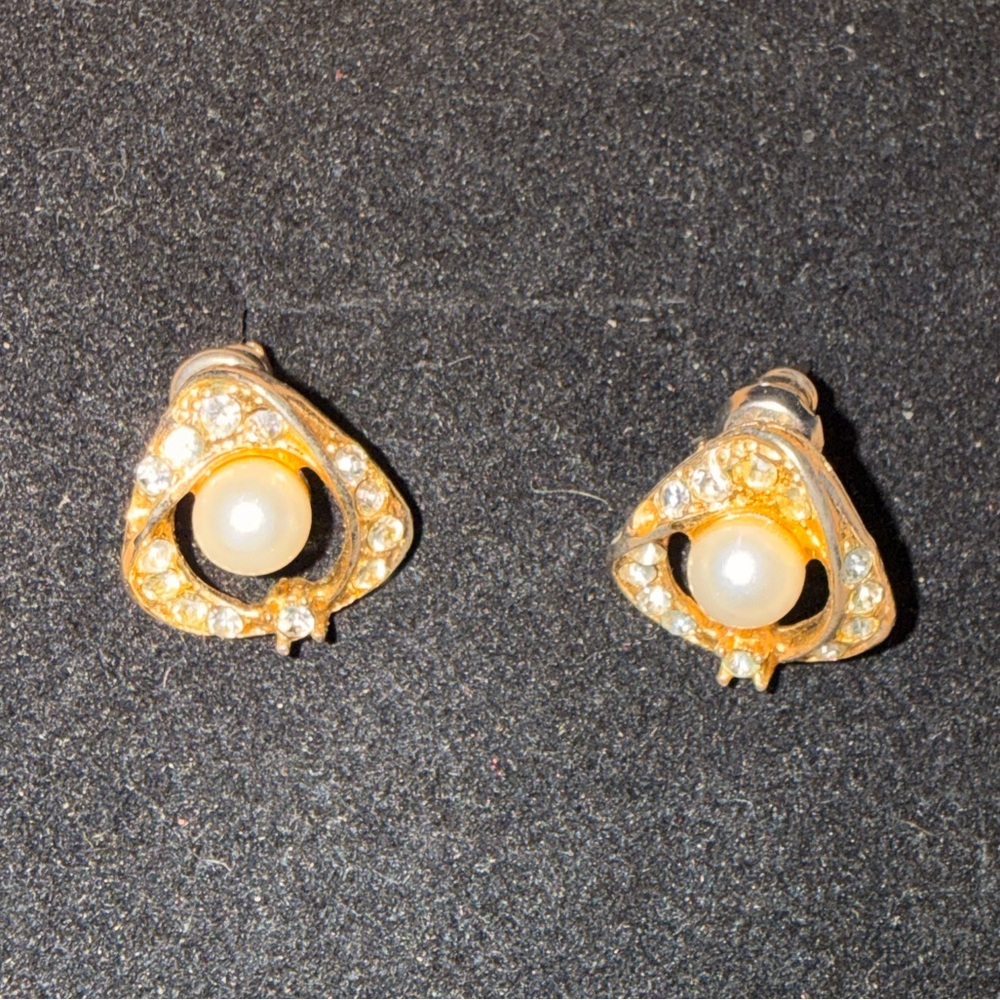 Gold Pearl & Crystal Stud Earrings - Elegant Women's Jewelry
